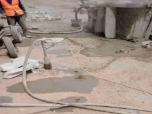 扎鲁特水泥混凝土路面板底注浆技术 路面脱空注浆整治方案